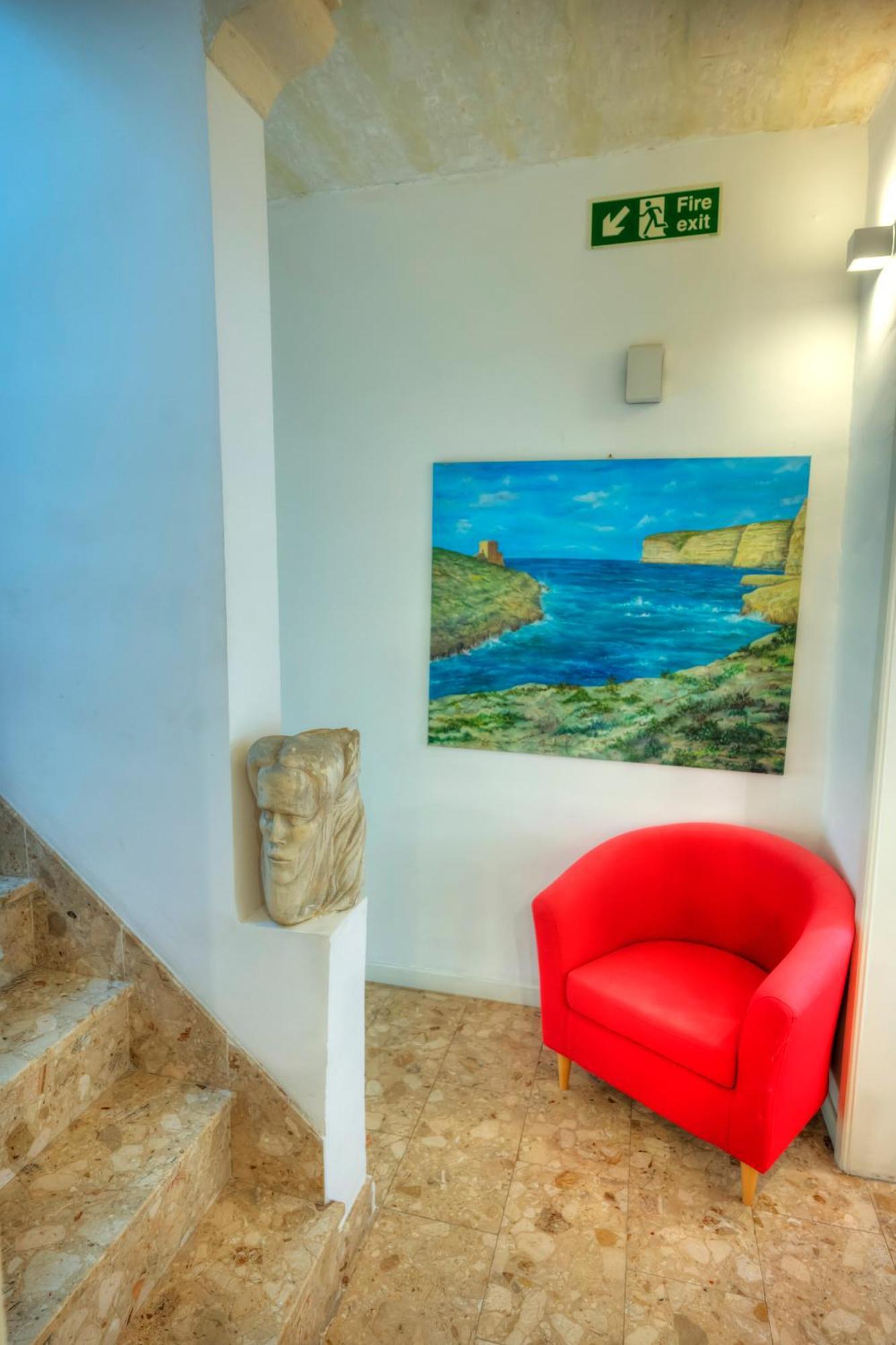 Seaview Sliema 30 Seconds To High Street & Ferry, 2X Double En-Suite Bedrooms, Modern Whole Traditional Townhouse, Kitchen, Living Area, & Roof Terrace Exterior photo
