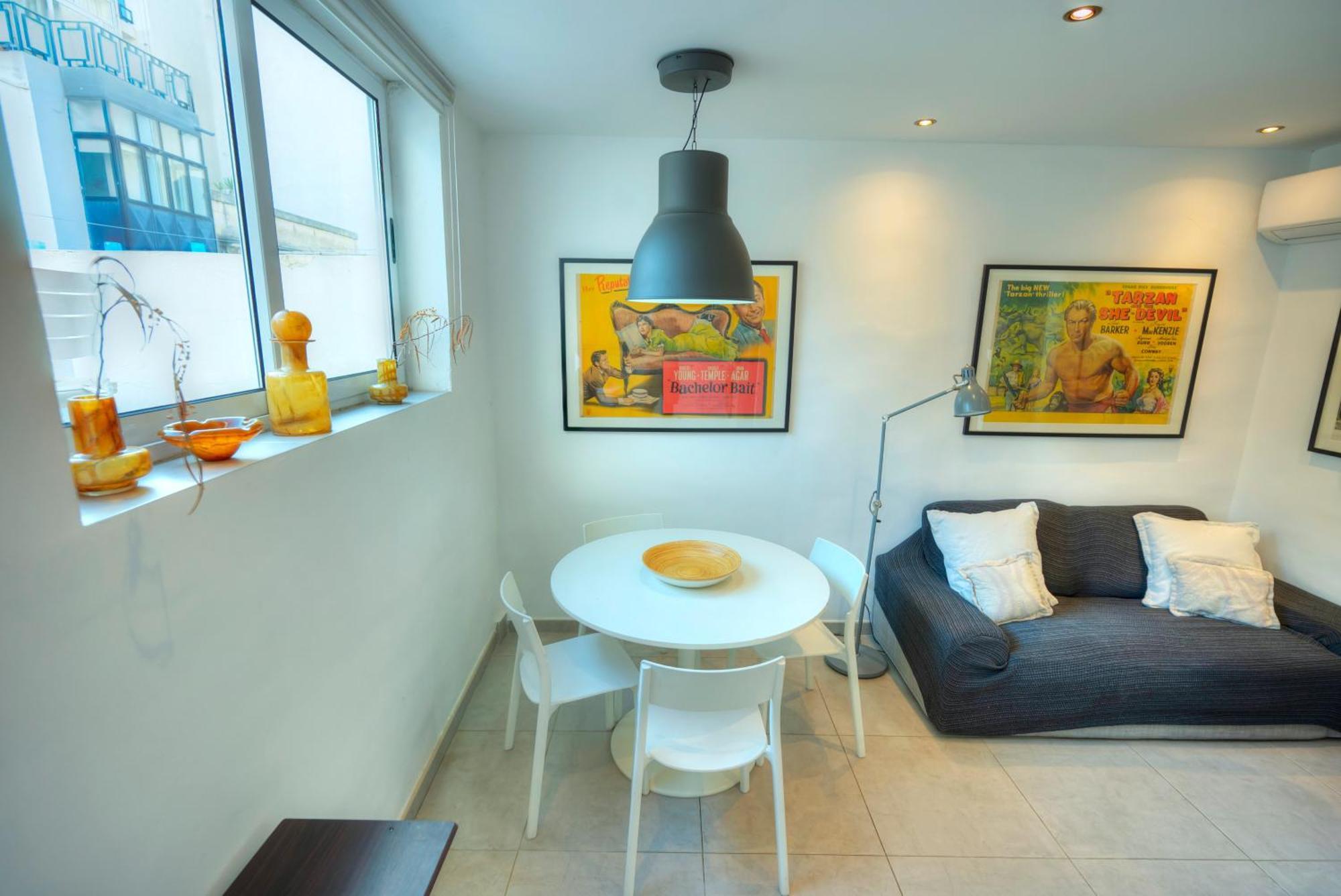 Seaview Sliema 30 Seconds To High Street & Ferry, 2X Double En-Suite Bedrooms, Modern Whole Traditional Townhouse, Kitchen, Living Area, & Roof Terrace Exterior photo