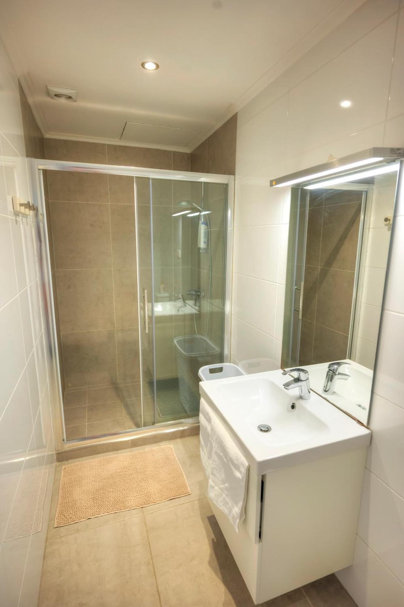 Seaview Sliema 30 Seconds To High Street & Ferry, 2X Double En-Suite Bedrooms, Modern Whole Traditional Townhouse, Kitchen, Living Area, & Roof Terrace Exterior photo